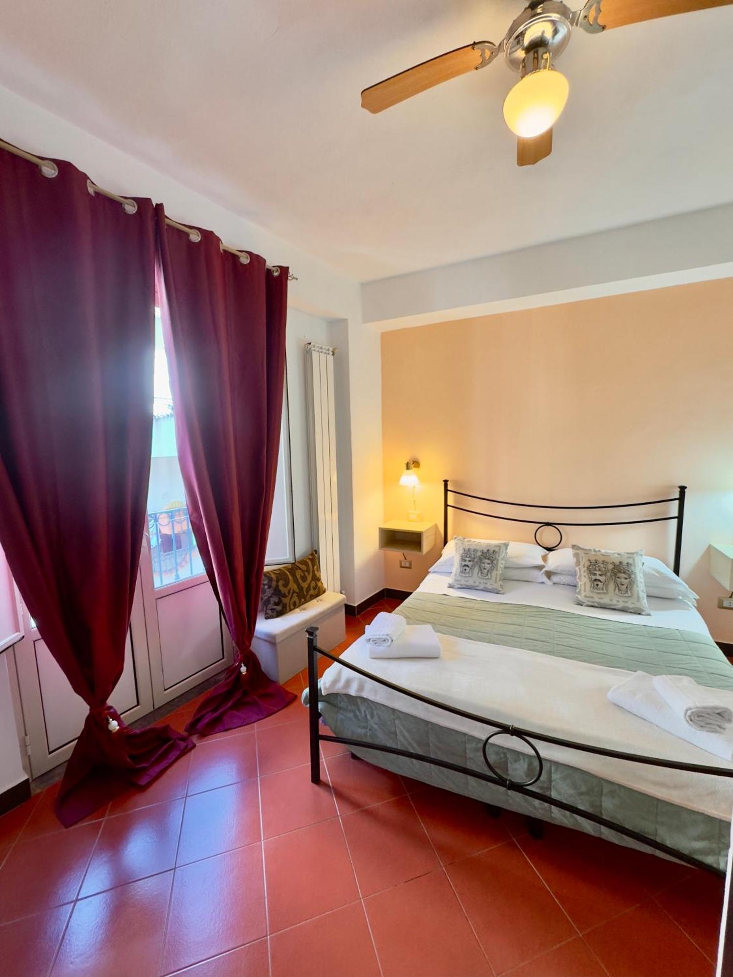 Taormina'S Sun Bed & Breakfast Dış mekan fotoğraf